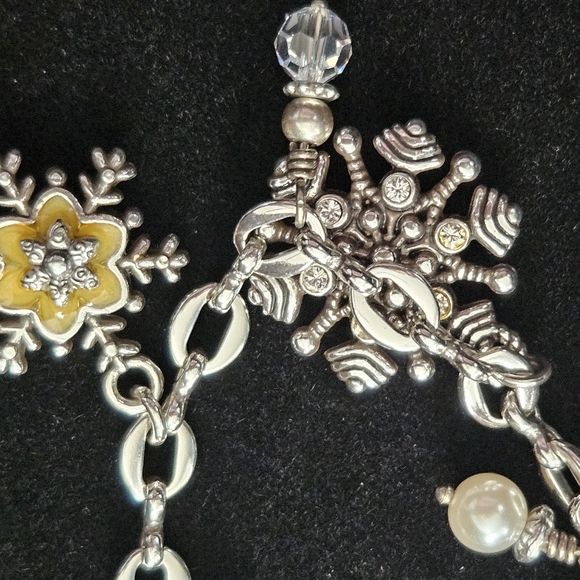 Brighton Snowflake Charm Bracelet . - Picture 2 of 5